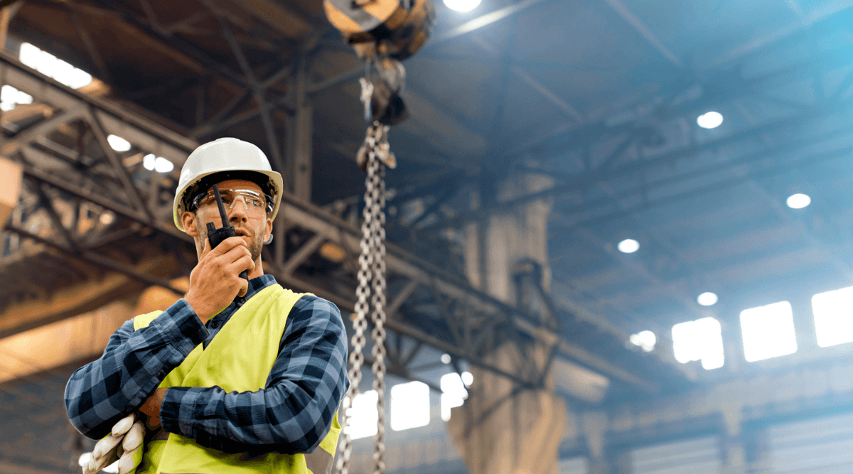 Motorola’s Push-To-Talk Solutions Into Your Commercial Setting