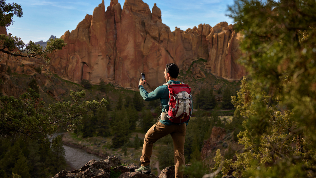 Say It. Show It. Share It. The Garmin inReach Messenger Plus.