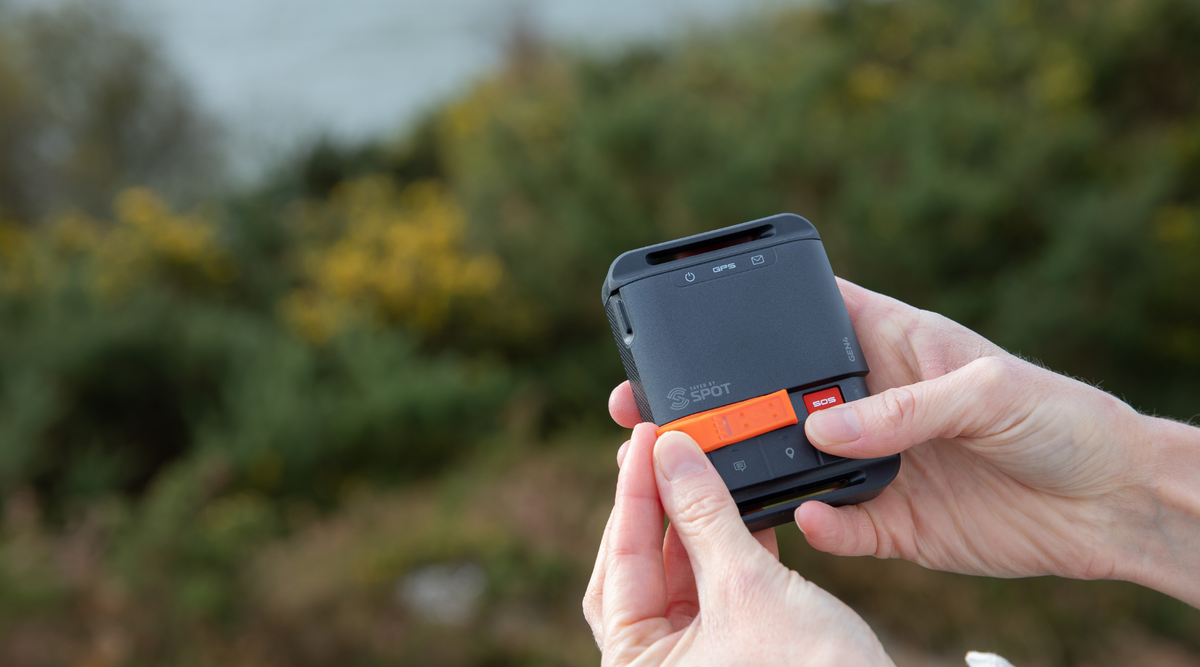 SPOT Gen4 Satellite Tracker vs. SPOT Trace Satellite Tracker